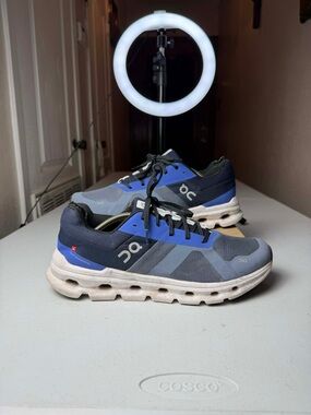 On Cloudrunner Running Shoe Metal Midnight Blue Men's Sz
10.5 No insoles